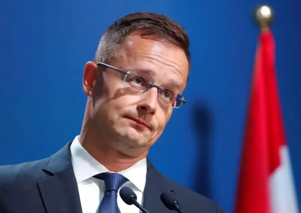 Сіярто заявив про серйозні пошкодження нафтопроводу «Дружба» після нових атак