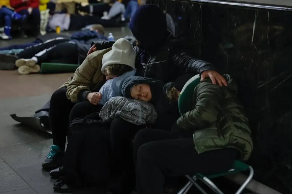 У Києві просять відкрити вагони метро під час нічних тривог: з’явилася петиція