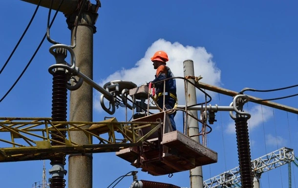 Після обстрілів у Києві відновили електропостачання для 270 тисяч абонентів: оновлена ситуація по країні