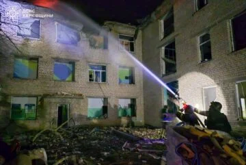 Нічні атаки РФ на Харківщину та Одещину: поранені, пожежі та зруйновані будівлі