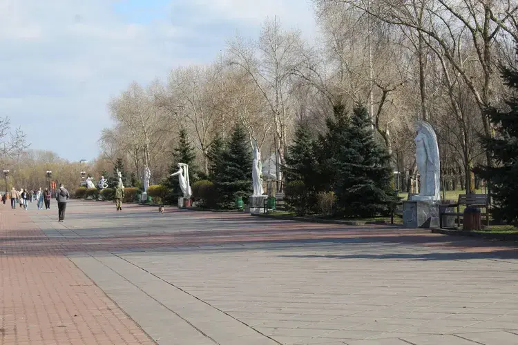 Скульптуру Музи Театру на Оболонській набережній відреставрували до первісного вигляду