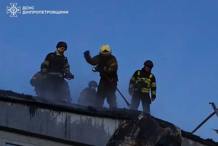 Масовані атаки на Дніпропетровщину: регіон потерпає від дронів та відключень світла