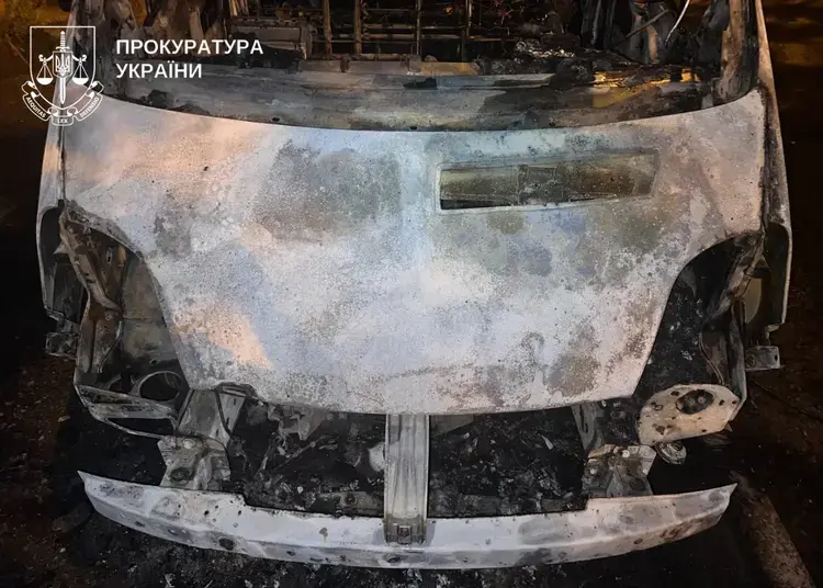 У Києві затримали чоловіка, який за $1200 підпалив два автомобілі