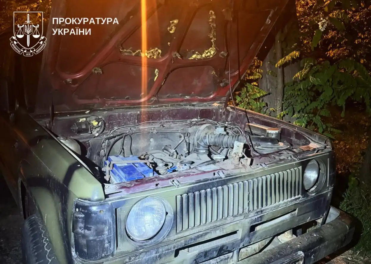 У Києві затримали чоловіка, який за $1200 підпалив два автомобілі