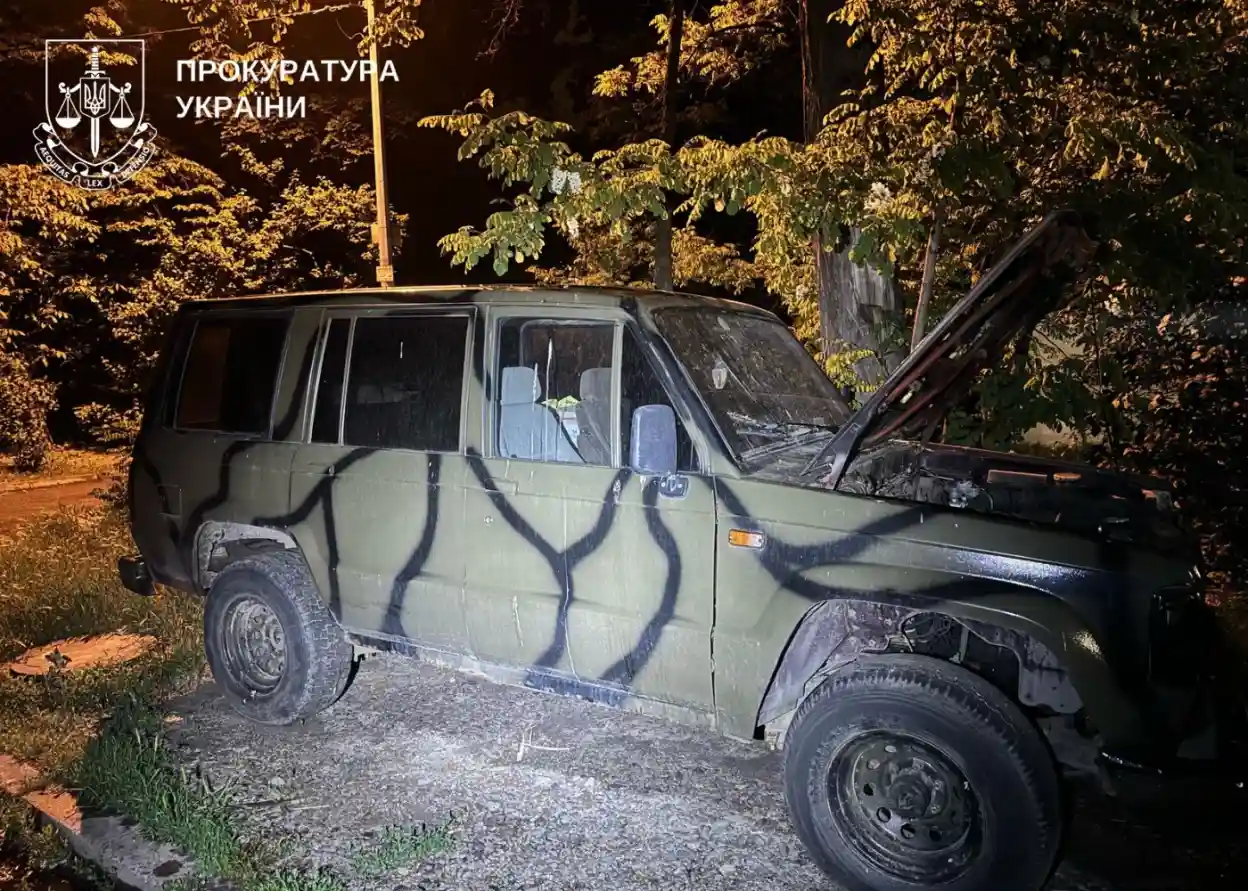 У Києві затримали чоловіка, який за $1200 підпалив два автомобілі