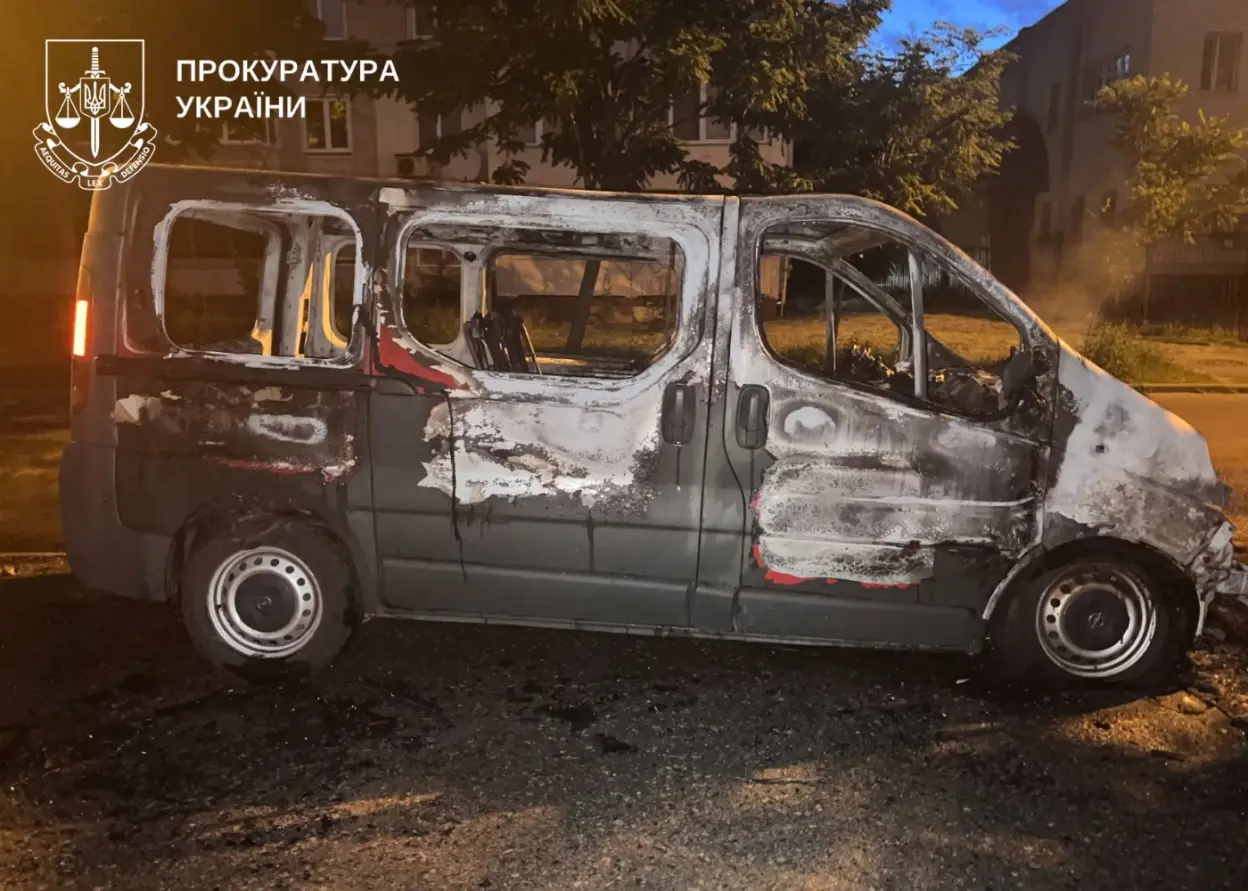 У Києві затримали чоловіка, який за $1200 підпалив два автомобілі