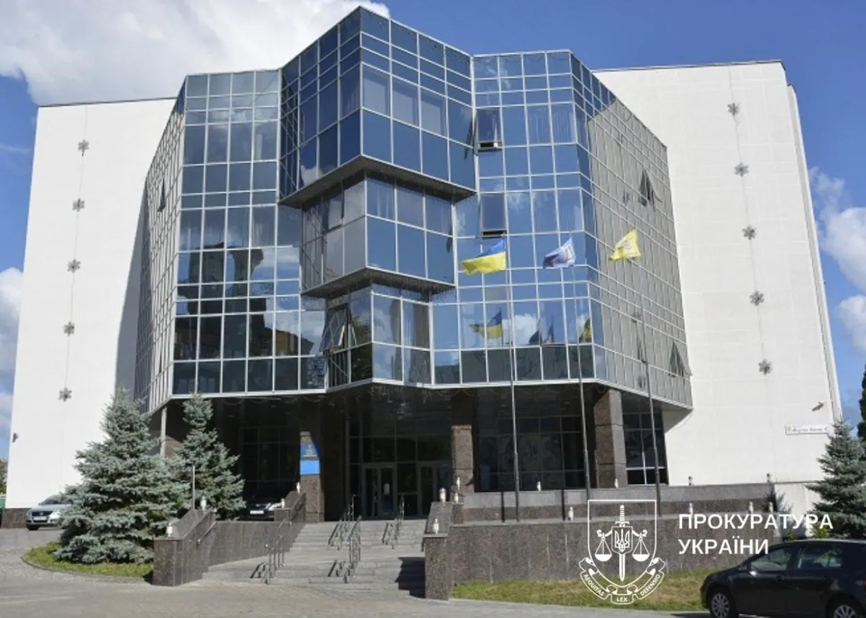 Посадовця Голосіївської РДА підозрюють у розкраданні майже мільйона гривень