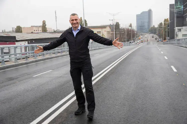 Київ отримав оновлений шляхопровід на Новокостянтинівській