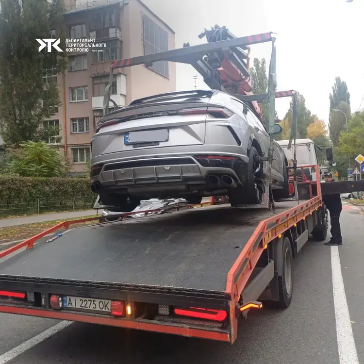 Як припаркувати автівку, щоб її точно евакуювали: майстер-клас від водія кросовера