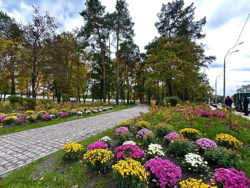 У Києві відкрили 10 нових мініскверів у густонаселених районах