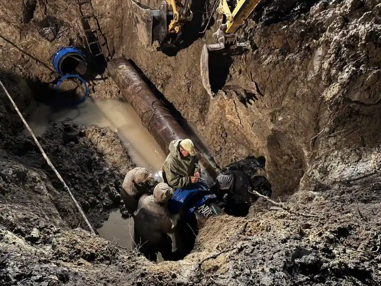 Близько 50 тисяч львів’ян залишилися без водопостачання через аварії на магістральних водогонах