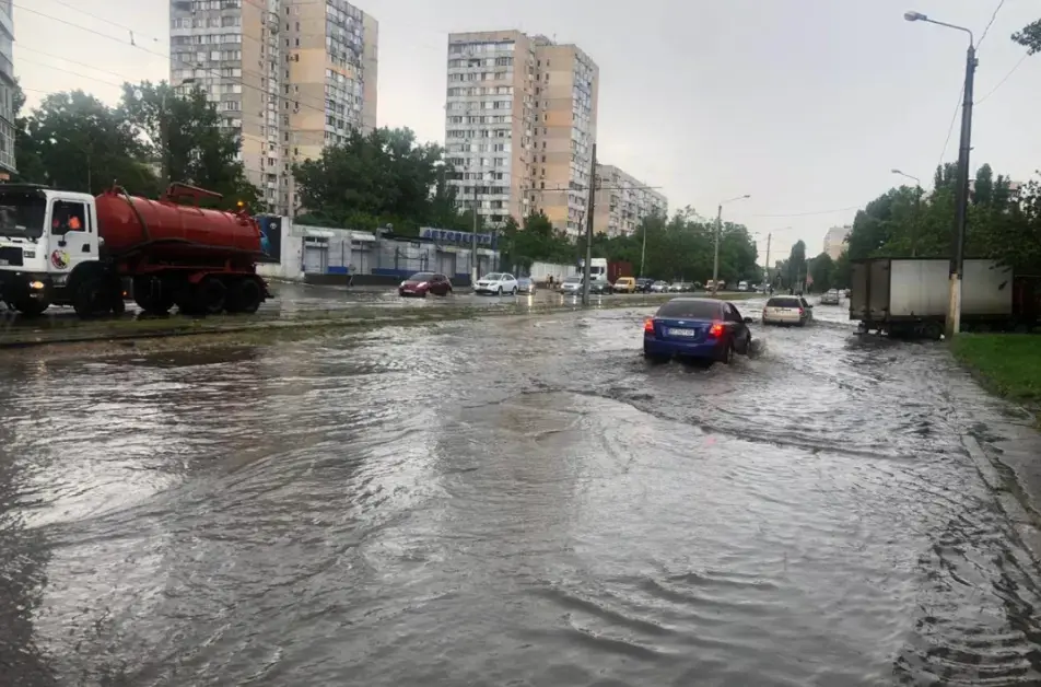 Затоплення Одеси: колишній мер та посадовці міськради отримали підозри у справі про трагедію