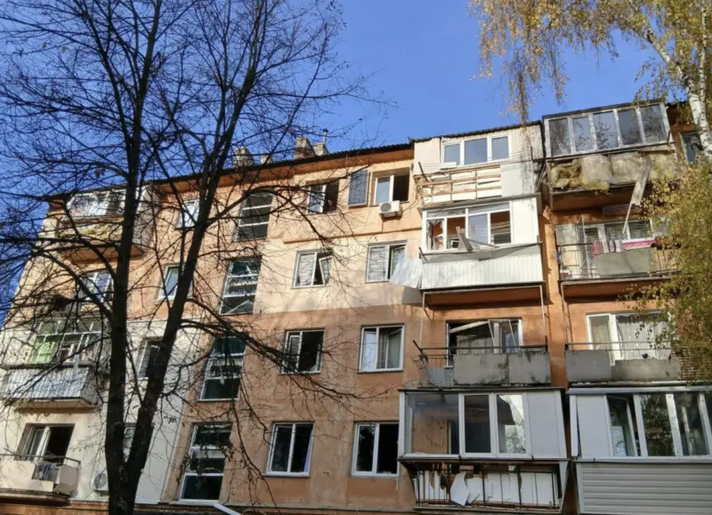 Нічна атака на Київщину: ППО знищила 60 дронів, є постраждалі та руйнування