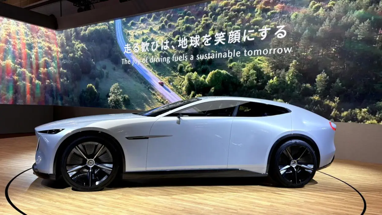 MAZDA презентує новий кросовер-купе VISION X-COUPE з плагін-гібридною системою