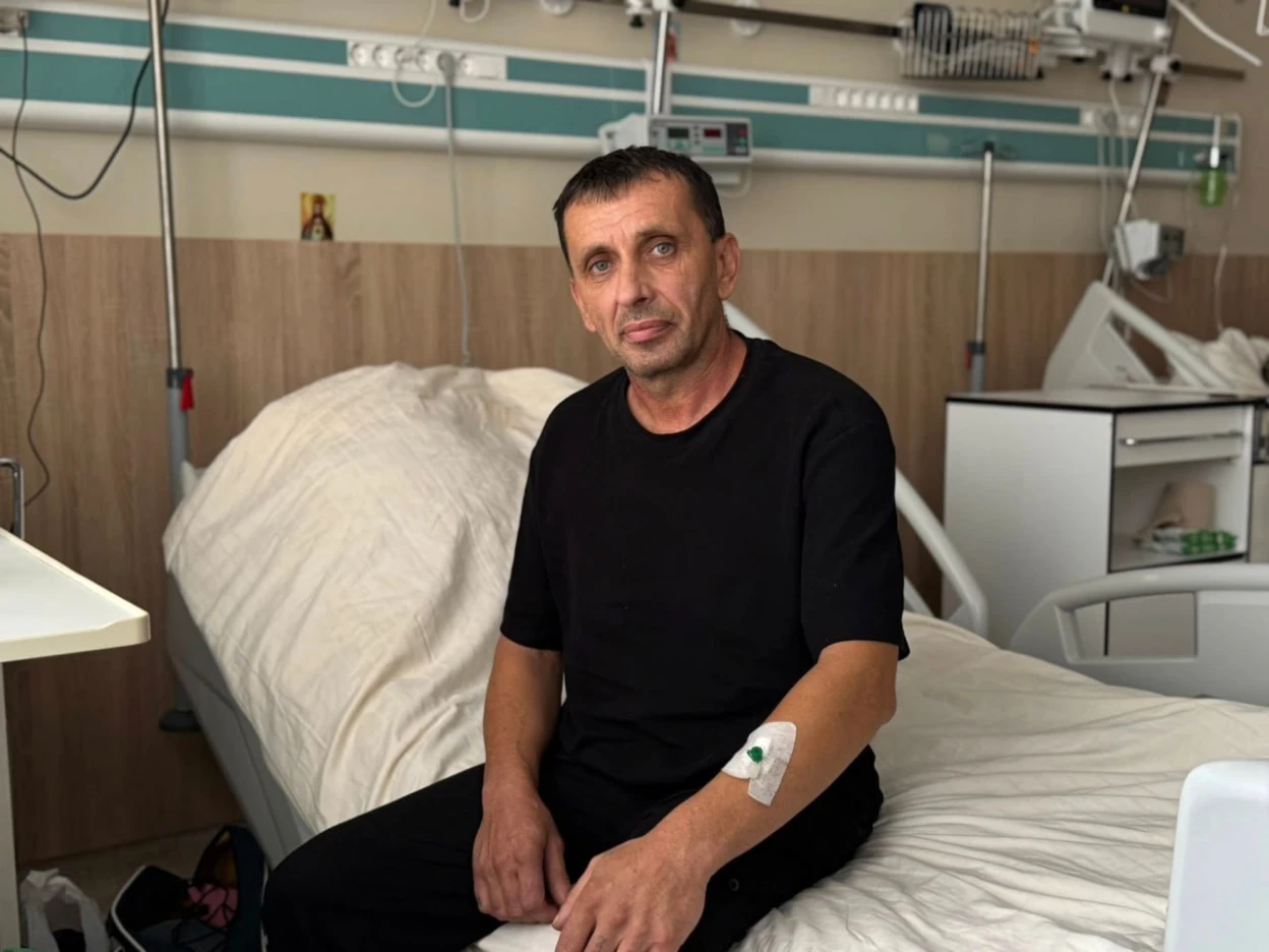 У Львові вперше провели малоінвазивну заміну аортального клапана через розріз під пахвою