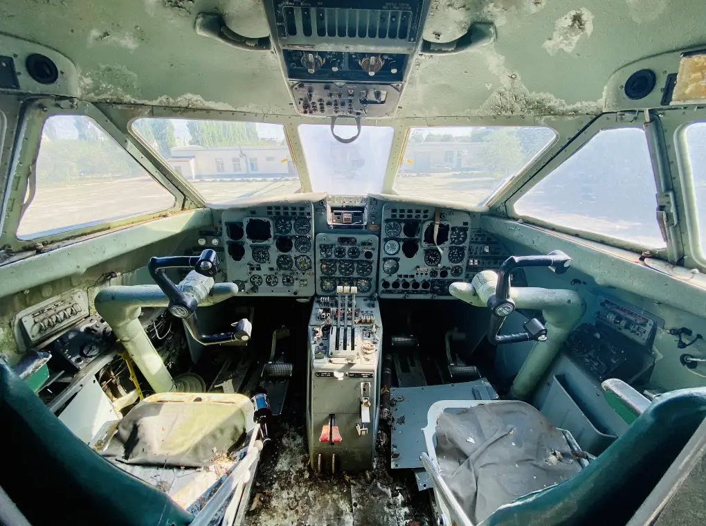 У Києві відновлюють найстаріший український Як-40: завершено перший етап реставрації