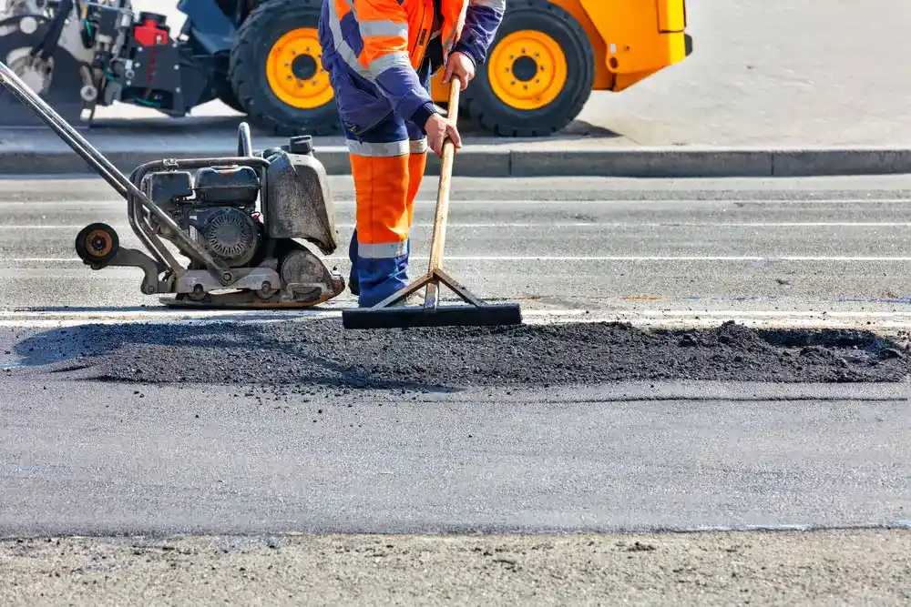 У Києві частково обмежать рух Броварським проспектом до середини листопада