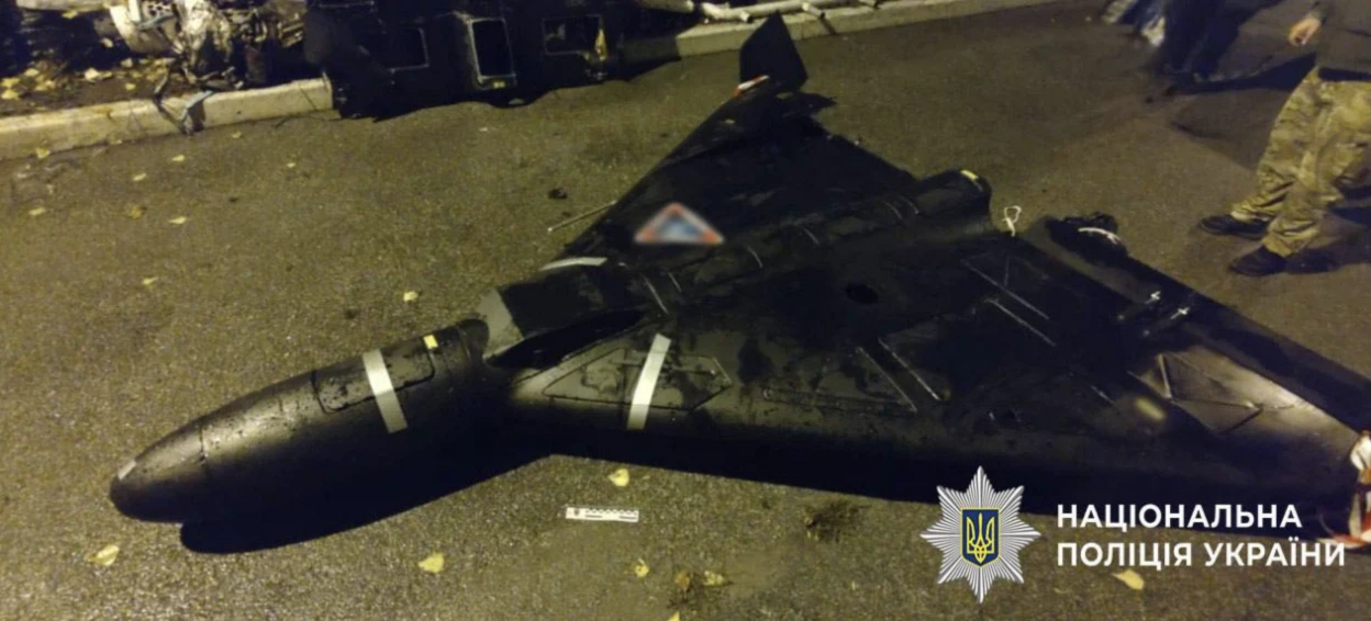 У Києві поліція вилучила «шахед», який чоловік перевозив на даху авто