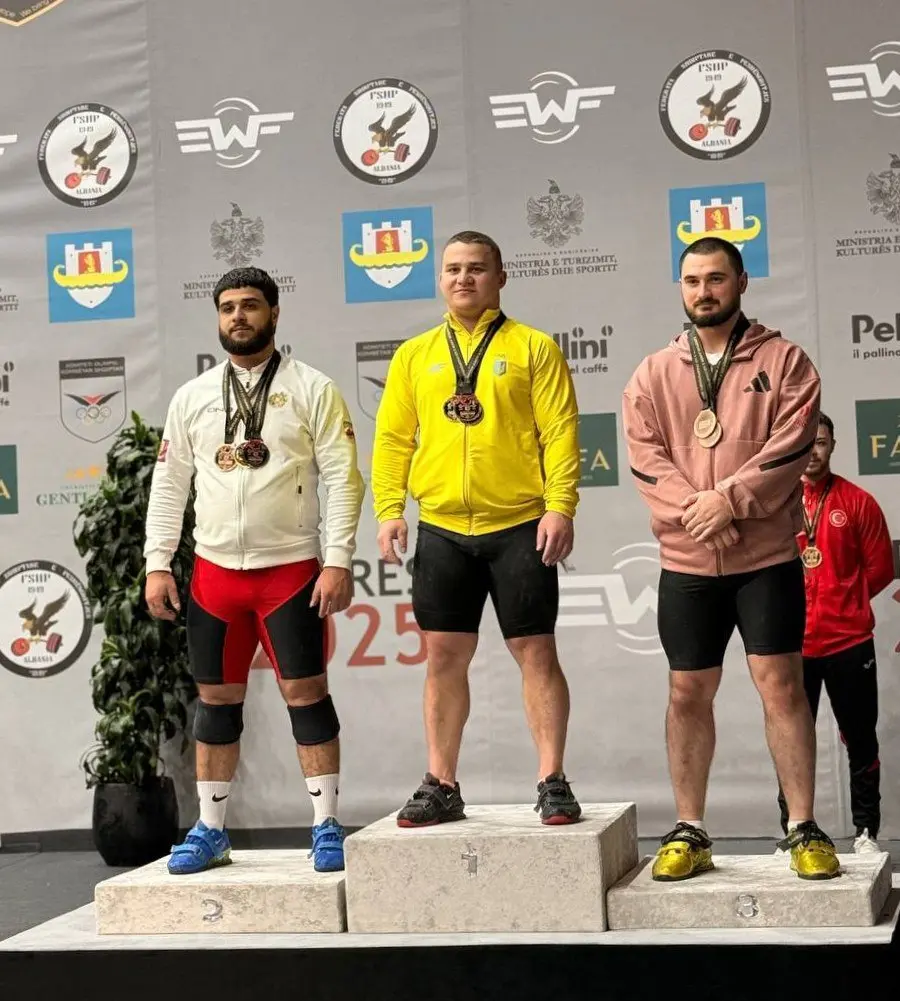 Українець Максим Домбровський став чемпіоном Європи U23 з важкої атлетики