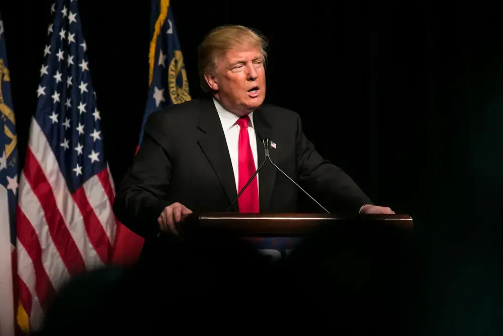 Трамп заявив, що Путін просив його допомогти завершити війну в Україні