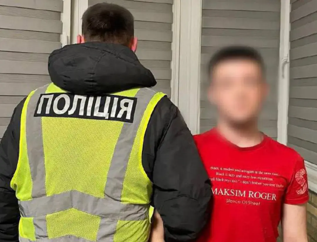 У столиці покарали блогера, який у поліцейській формі виконував російські пісні