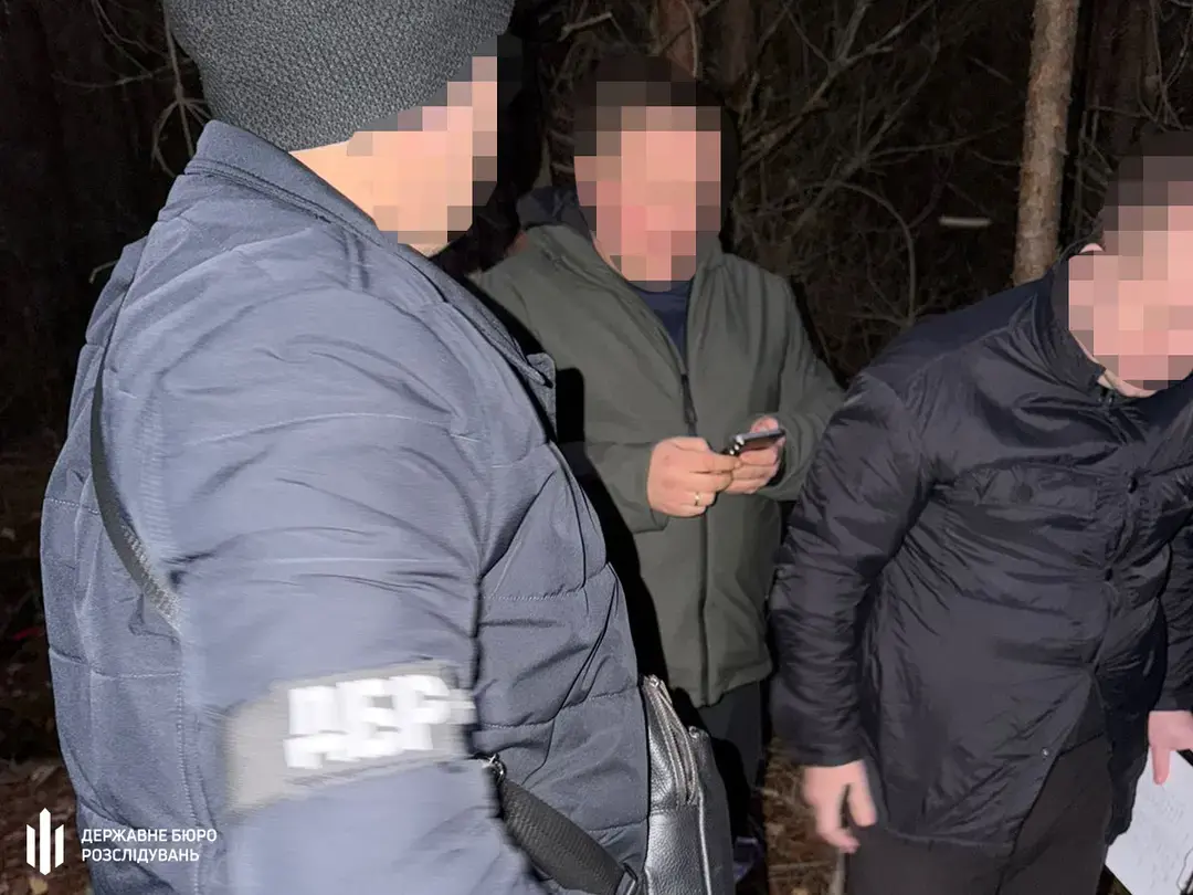 Поліцейського, який вкрав мільйони, знайшли в лісі на Рівненщині