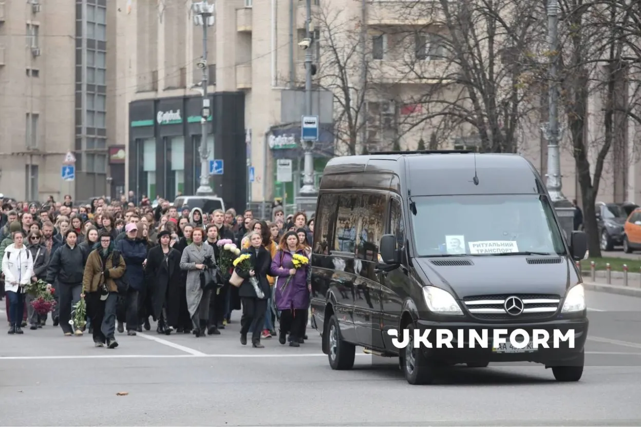 У Києві попрощалися з морпіхом і фотографом Костянтином Гузенком
