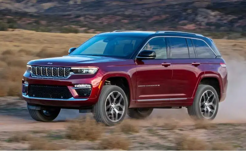 Stellantis відкликає 375 тисяч Jeep через ризик загоряння акумуляторів