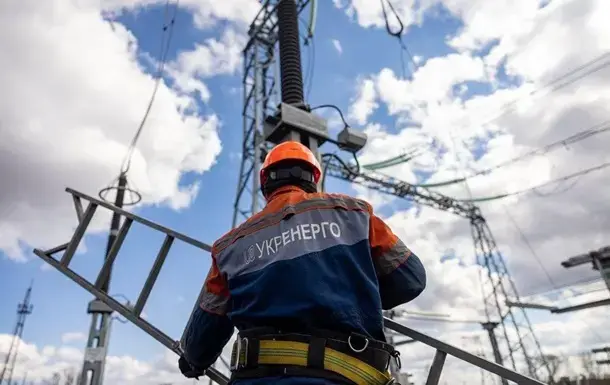 Енергетики оприлюднили нові графіки: чи буде світло у понеділок