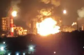 Невідомі дрони атакували РФ: ймовірно уражено НПЗ у Рязані