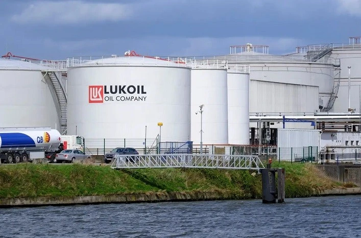 Chevron вивчає купівлю закордонних активів “Лукойлу” з умовою розриву зв’язків