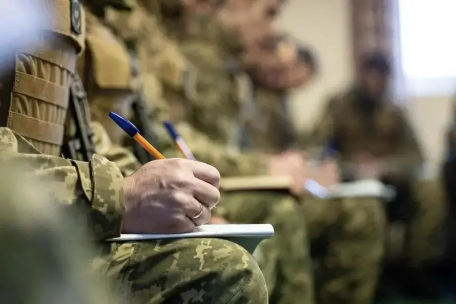 Новий закон дозволяє тимчасово бронювати чоловіків, які перебувають у розшуку ТЦК
