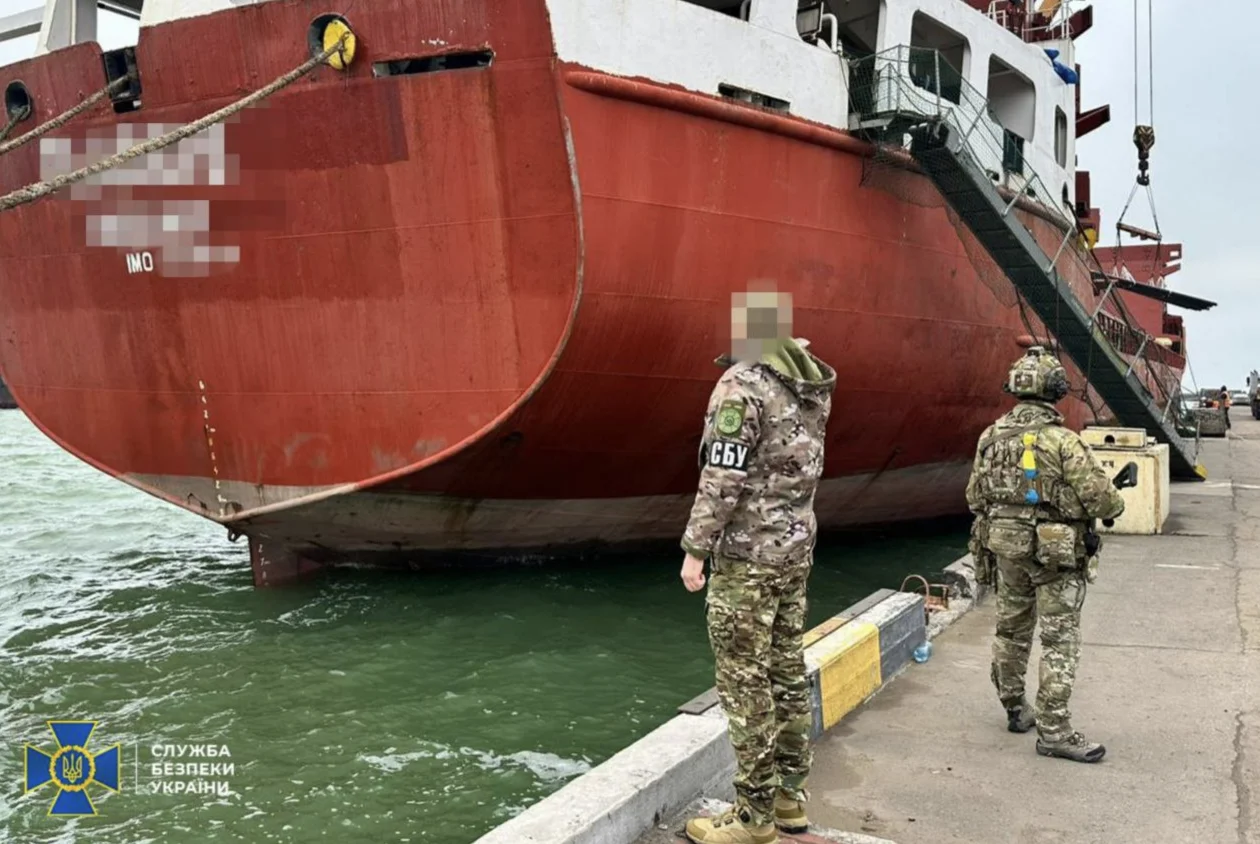 В Одесі арештовано російське судно, що незаконно вивозило українське зерно