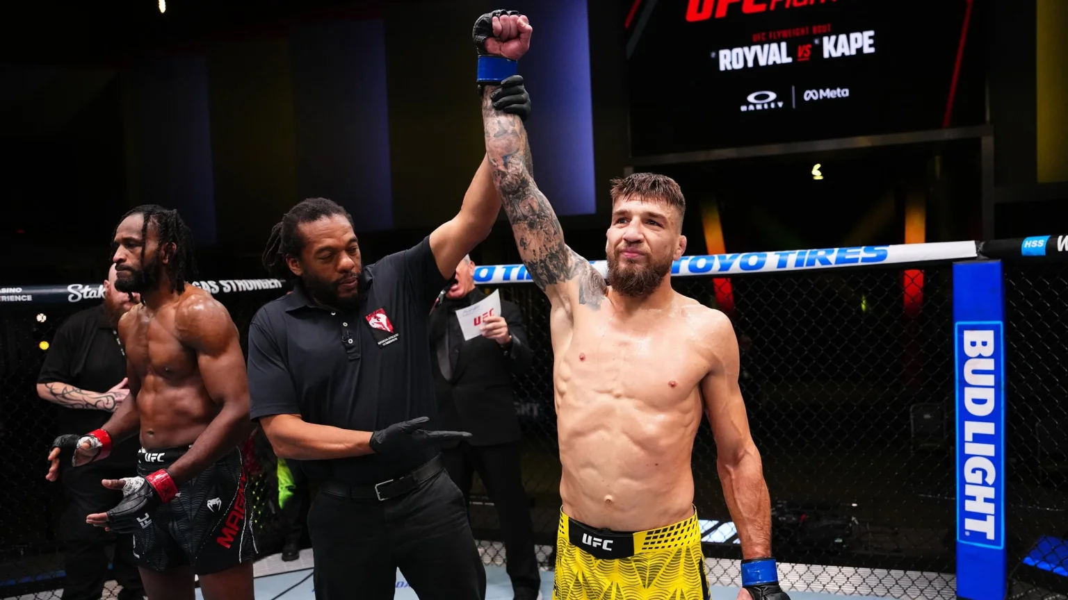 Ярослав Амосов дебютував у UFC з перемогою над Нілом Магні