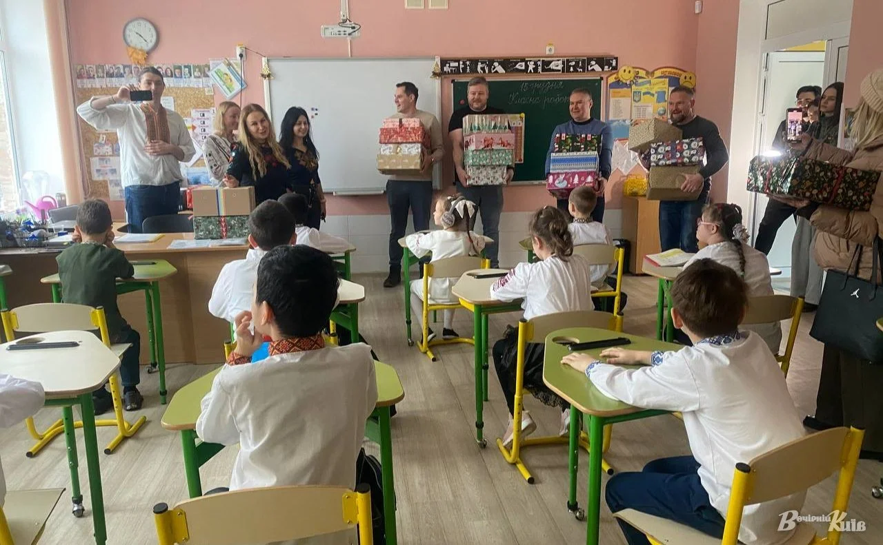 Баварські школярі принесли свято київським дітям