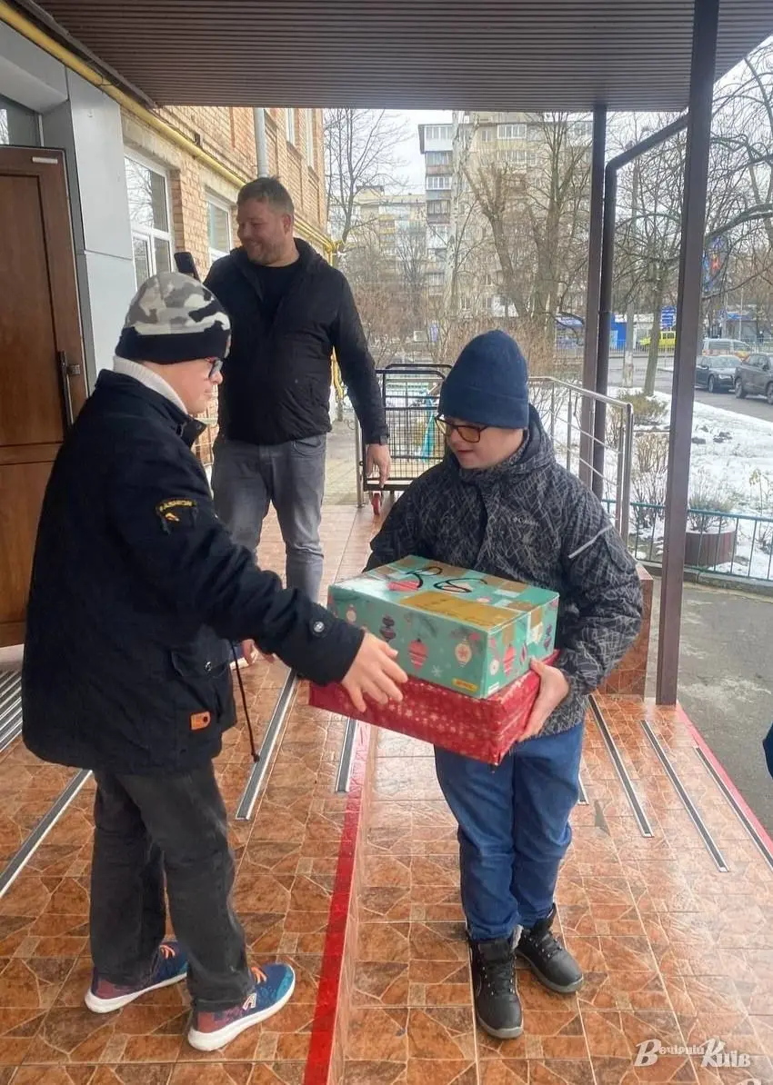 Баварські школярі принесли свято київським дітям