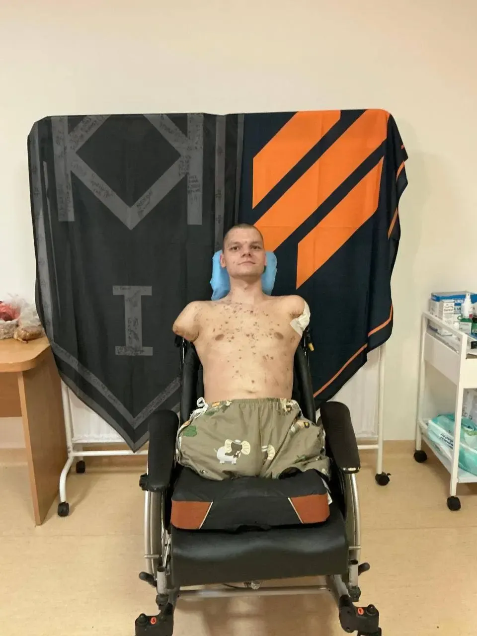«ПриватБанк» готовий оплатити лікування ветерану після скандалу з карткою