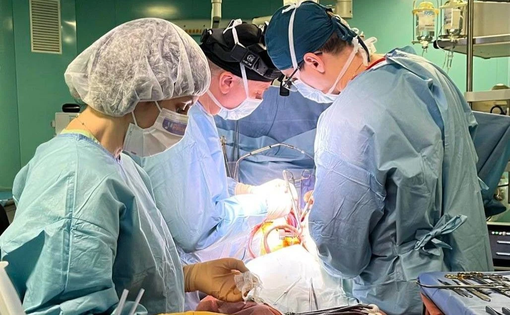 У Києві провели рідкісну операцію для порятунку життя бійця ЗСУ