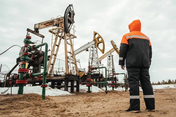 Росія вперше за півтора року знизила видобуток нафти через удари дронів та санкції