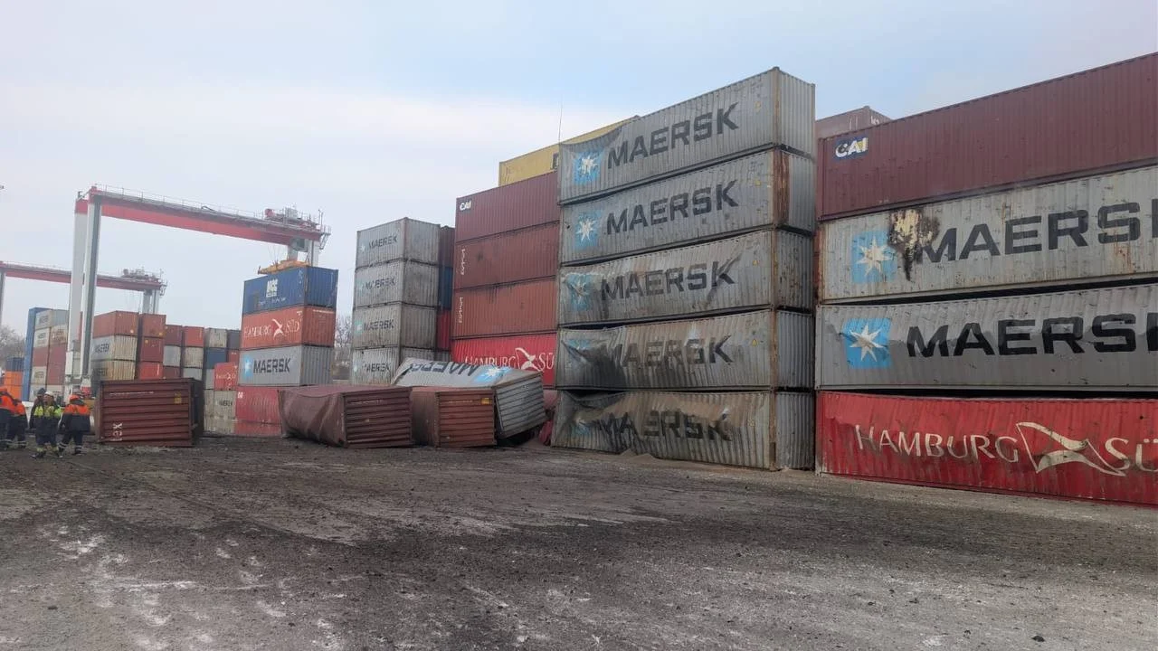 Росія атакувала Чорноморськ: ракетний удар пошкодив судно та призвів до поранення моряка