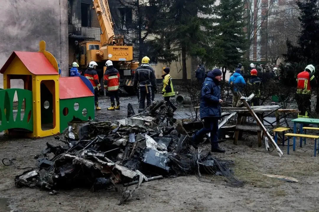 Три роки після авіакатастрофи у Броварах: Україна вшановує пам’ять загиблих посадовців та цивільних