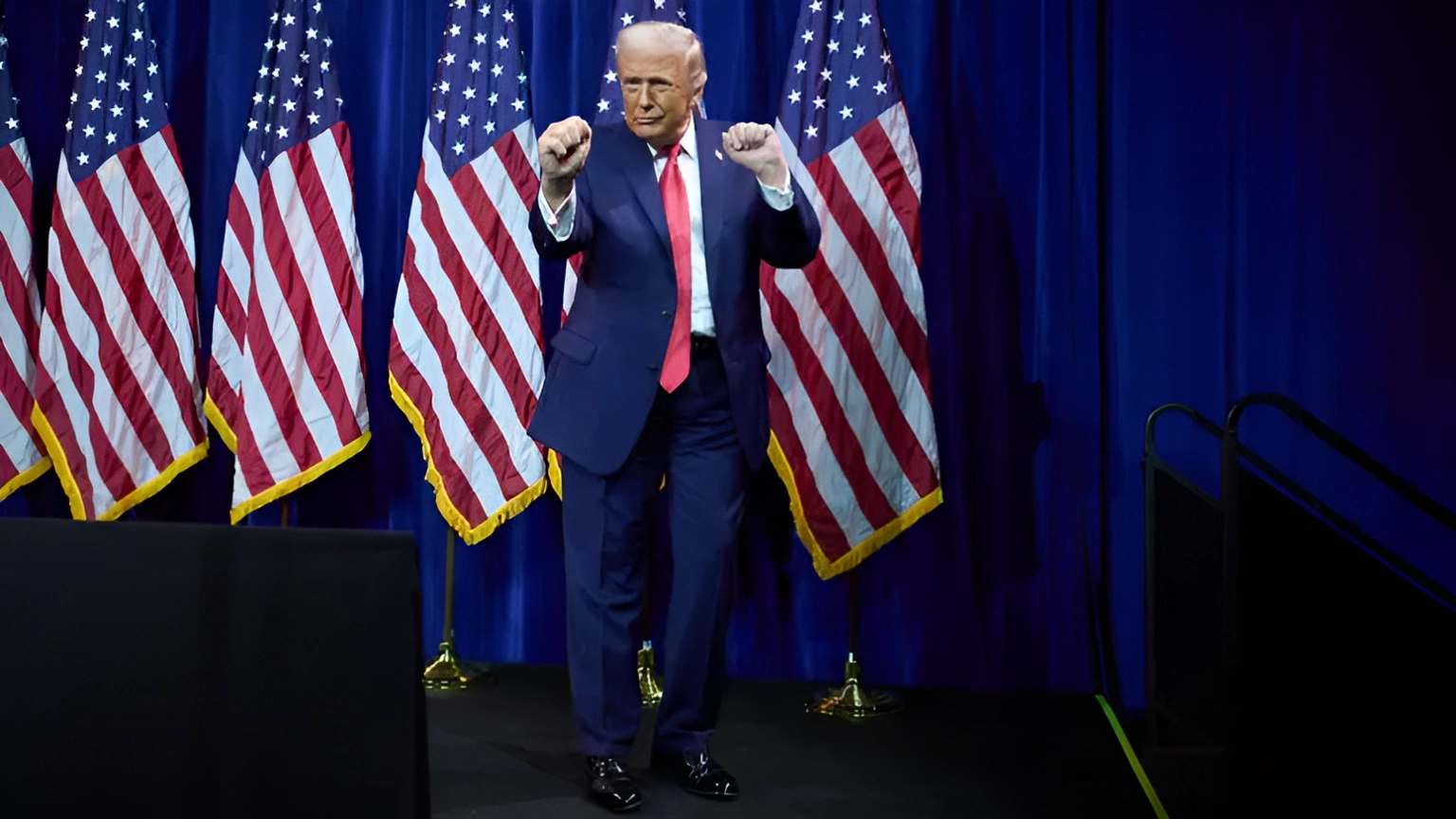 >Ювілейне шоу Трампа: замість привітань — бої UFC під стінами Білого дому