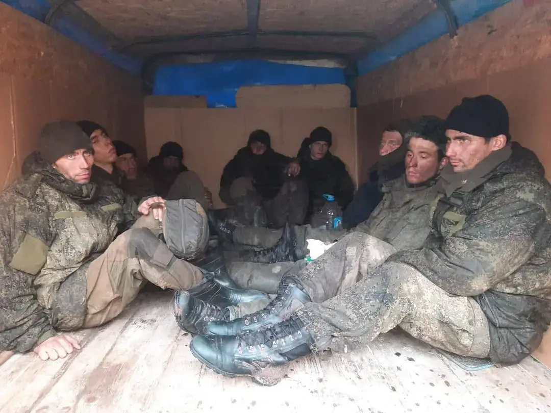 За кожного взятого в полон російського військового виплачують сто тисяч гривень задля поповнення нашого обмінного фонду